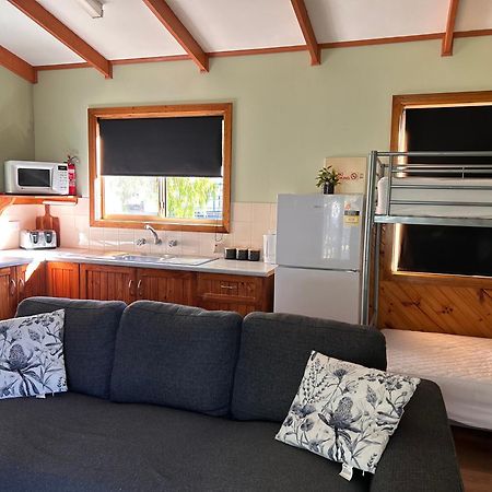 Готель Millicent Lakeside Caravan Park Екстер'єр фото