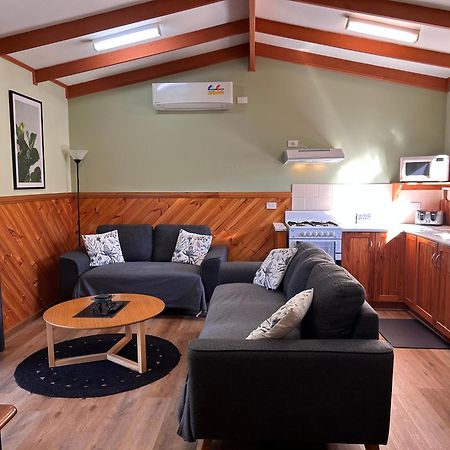 Готель Millicent Lakeside Caravan Park Екстер'єр фото
