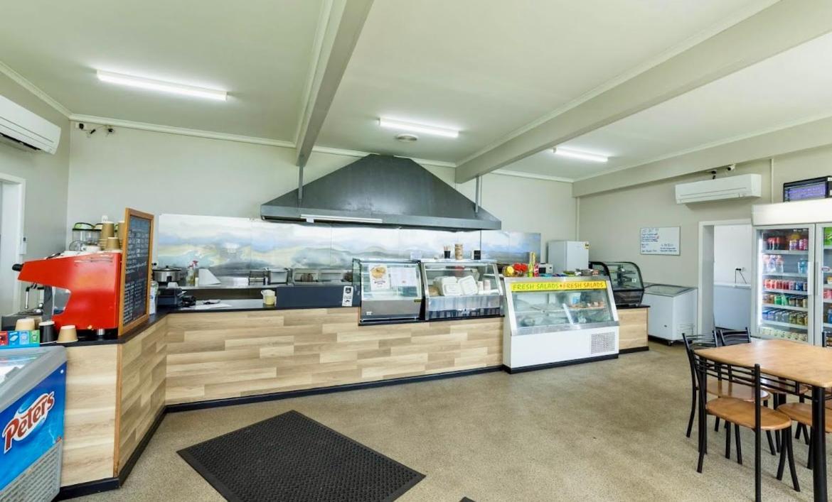 Готель Millicent Lakeside Caravan Park Екстер'єр фото