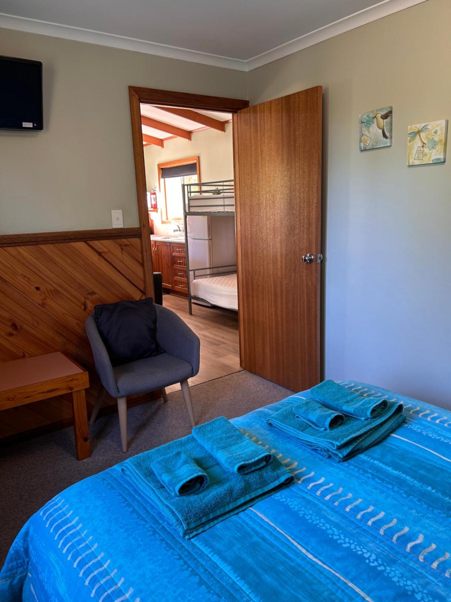 Готель Millicent Lakeside Caravan Park Екстер'єр фото