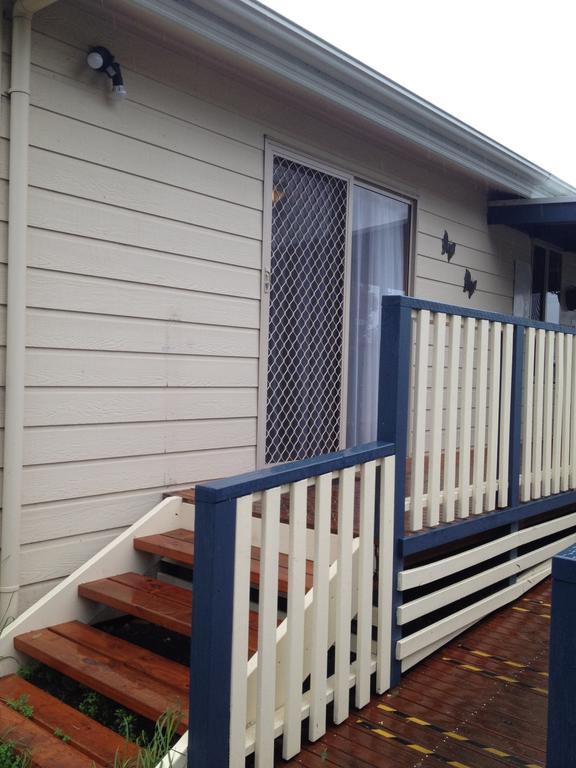 Готель Millicent Lakeside Caravan Park Екстер'єр фото