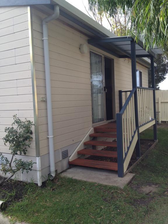 Готель Millicent Lakeside Caravan Park Екстер'єр фото
