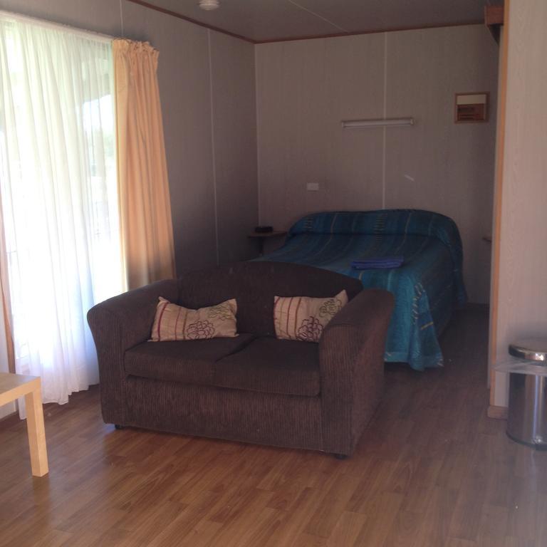 Готель Millicent Lakeside Caravan Park Екстер'єр фото