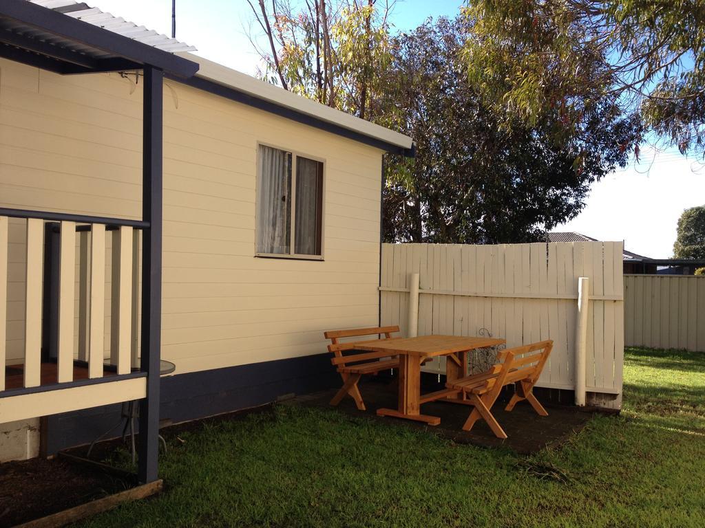 Готель Millicent Lakeside Caravan Park Екстер'єр фото